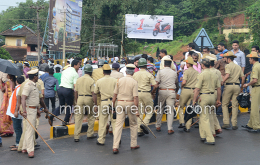 Eggs thrown at Ramya